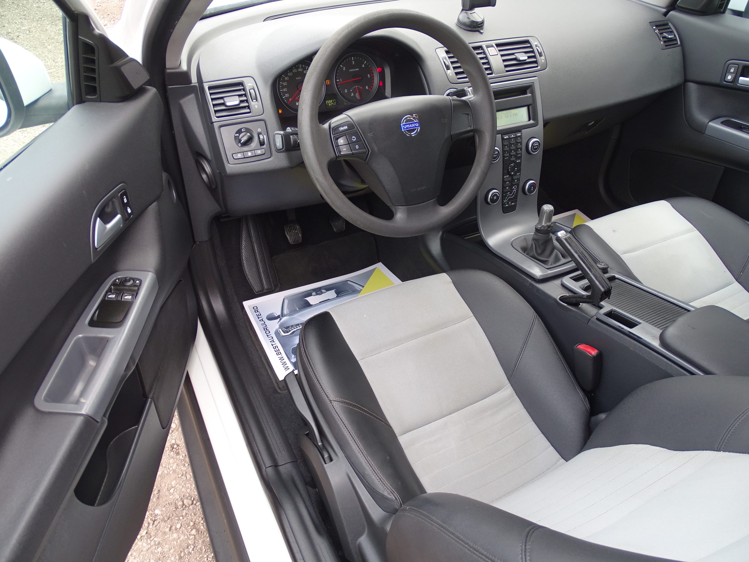 VOLVO C30 1.6D 2009 XENON PIELE